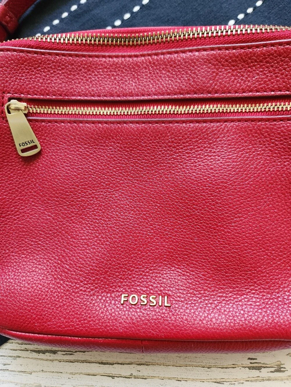 Fossil good small